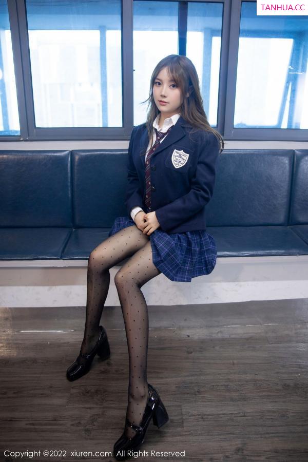 豆瓣酱  [XiuRen]高清写真图 2022.11.23 No.5899 豆瓣酱 黑丝美臀第18张图片